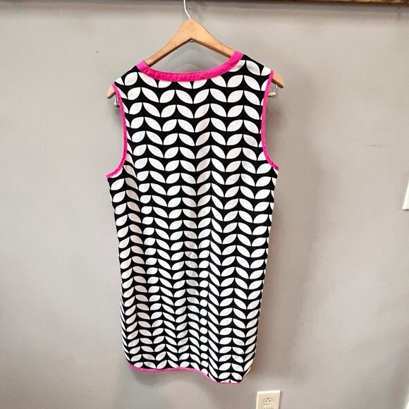 Ava‎ Black, White, & Pink Graphic Print Shift Dress- Size M - Picture 3 of 4